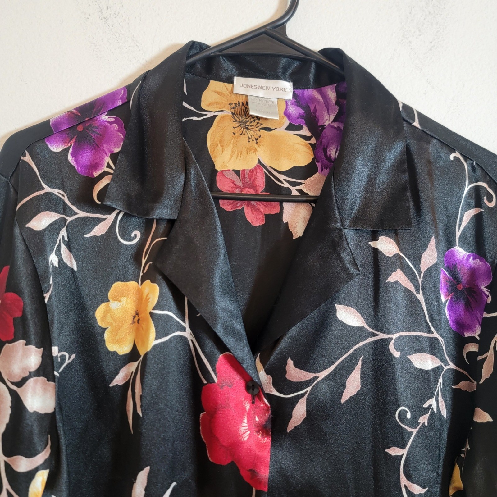 VTG Jones New York Button Down Long Sleeve Black Floral Medium Casual Work Party