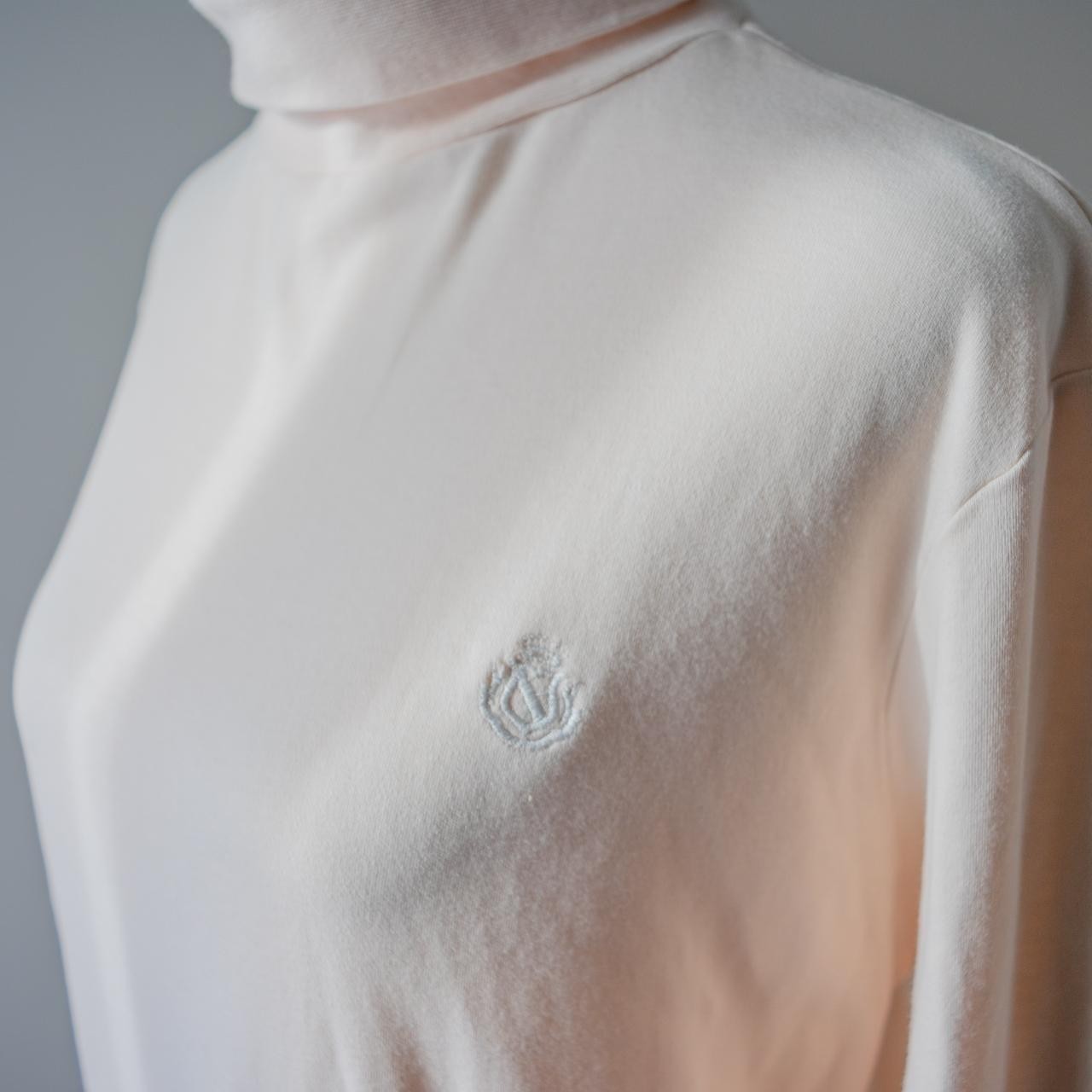 Vintage Cotton 80s Muted Pastel Pink Cream Turtleneck with logo emblem applique