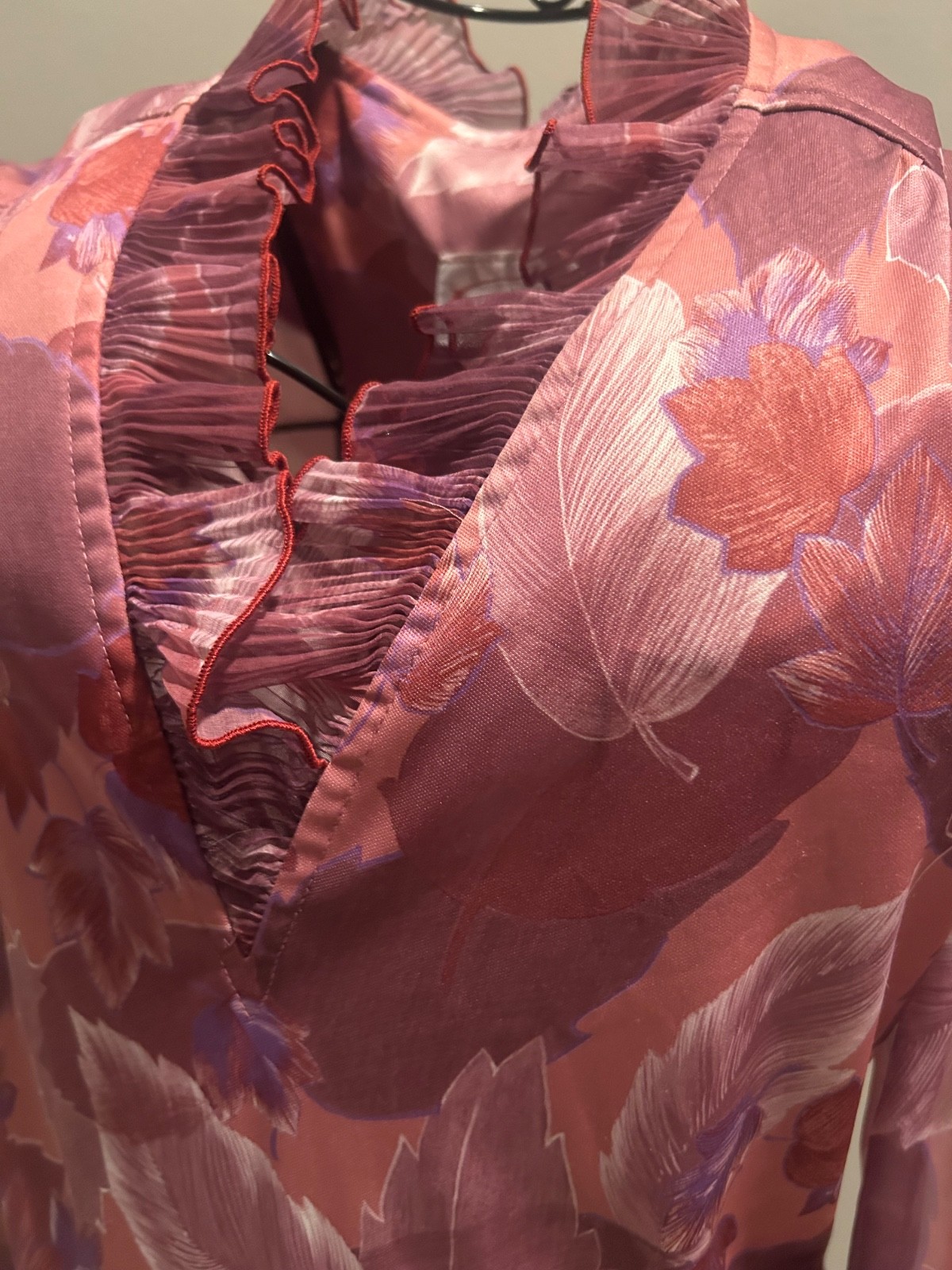 RARE 1970’s Vintage Amy Deb Mauve Floral Womens Ruffle Dress.