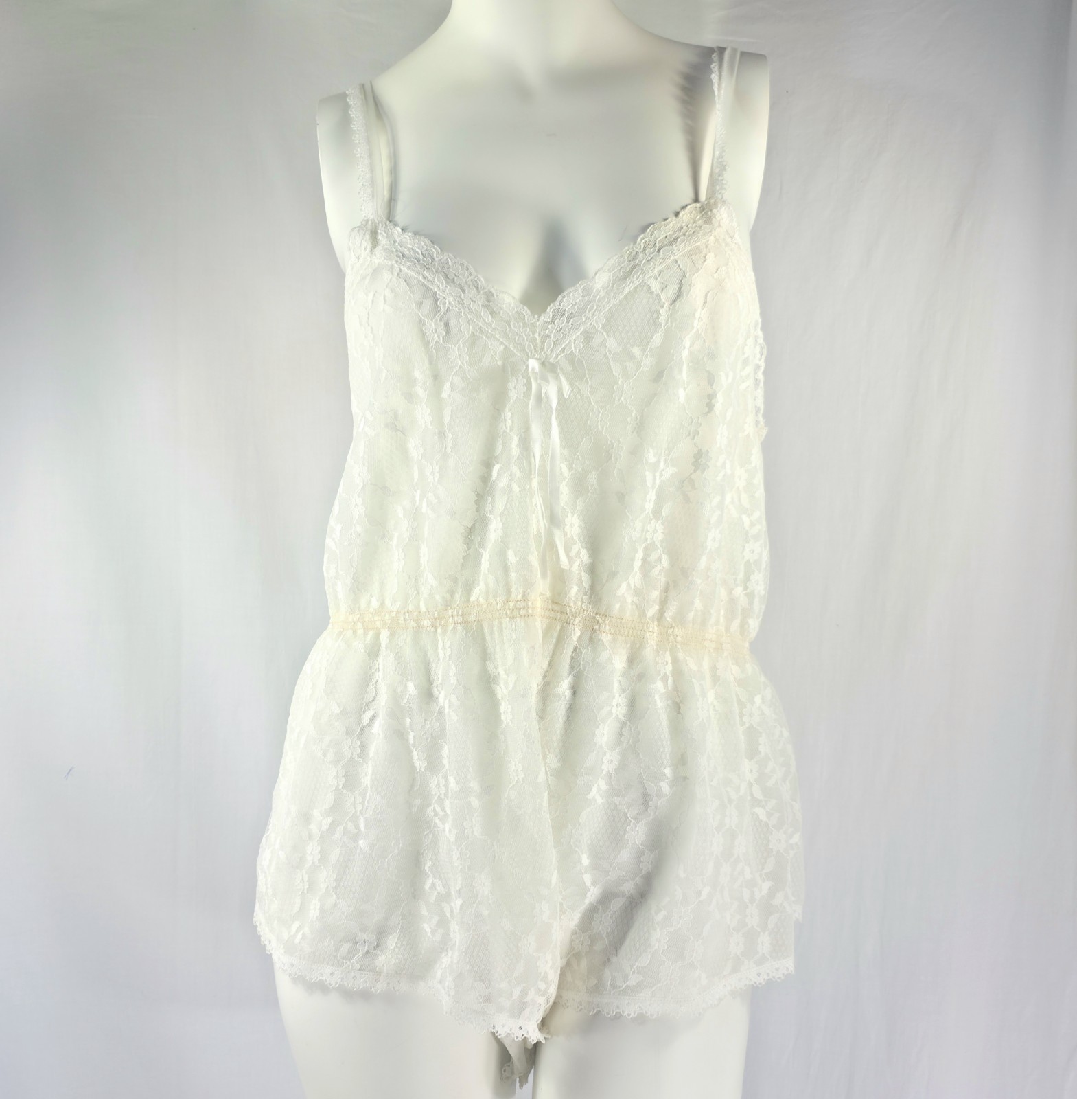 VTG Miss Elaine WHITE lace MEDIUM Romper Teddy BUTTER SOFT Nylon UNION TAG