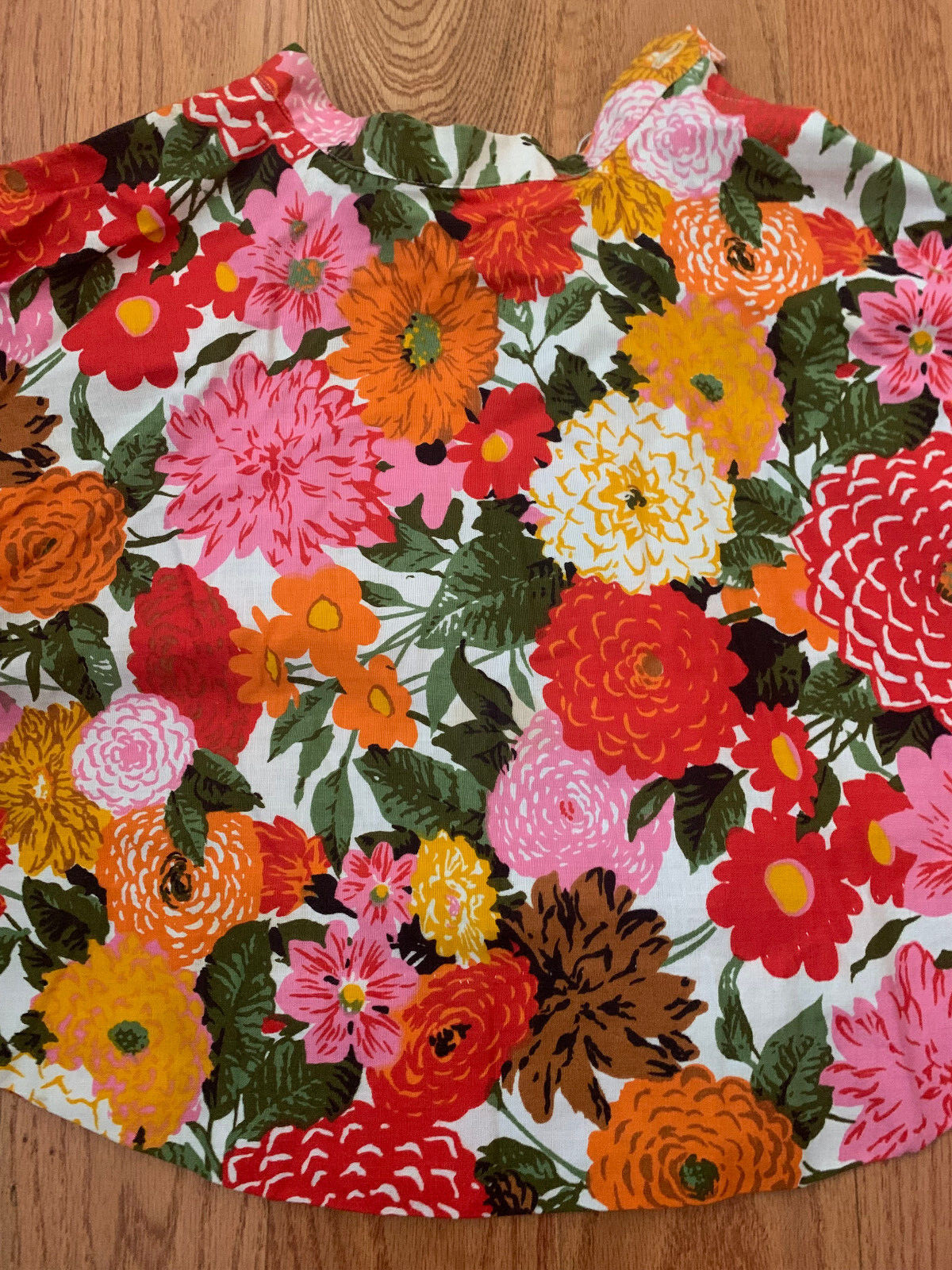 Vintage 1960’s Red Pink Floral Full Circle Skirt – 22″ X 19 1/2″ Saks Fifth Ave