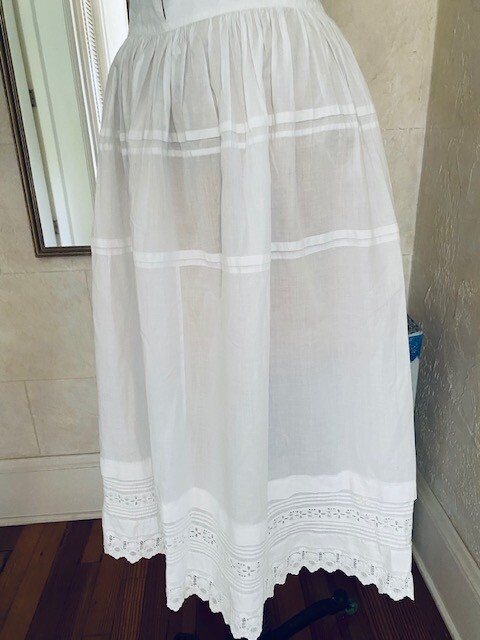 ANTIQUE Victorian Edwardian FRENCH Cotton Embroidered PETTICOAT costume film
