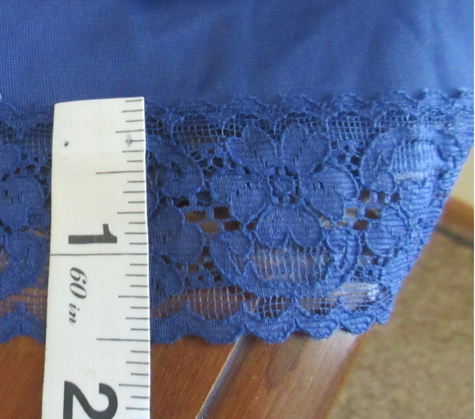 vintage size 36 VANITY FAIR MIDNIGHT BLUE mega LACE NYLON full slip NIGHTGOWN