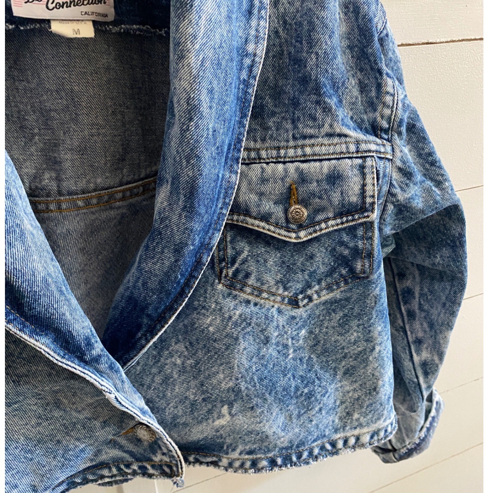 Vintage De Connection Acid Wash Cropped Denim Jacket Blue Womens Medium Made USA