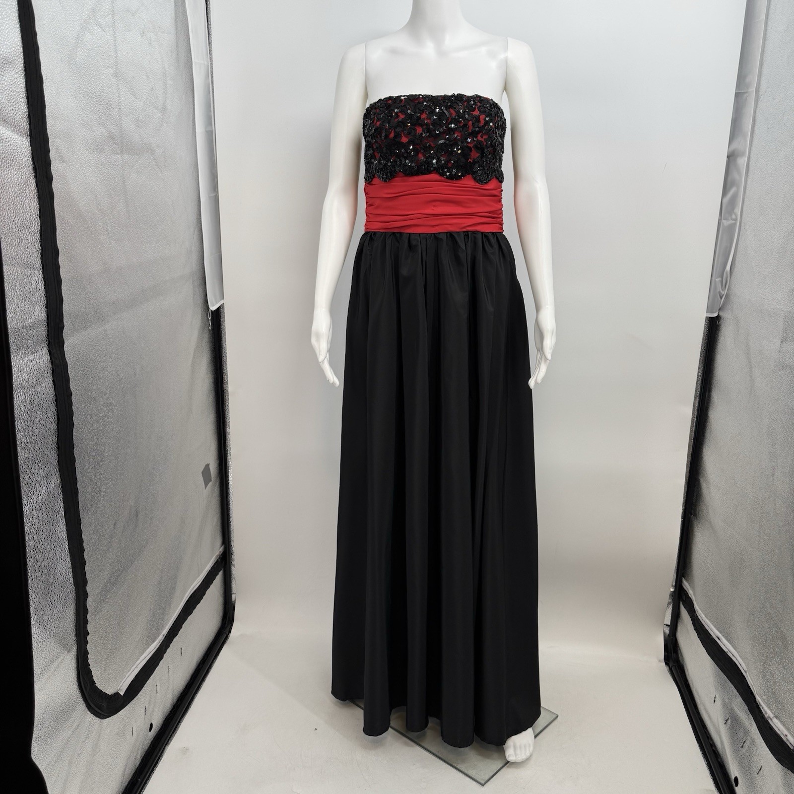 Vintage Mike Benet Formals Ball Gown Size 12 Red/black Sequins