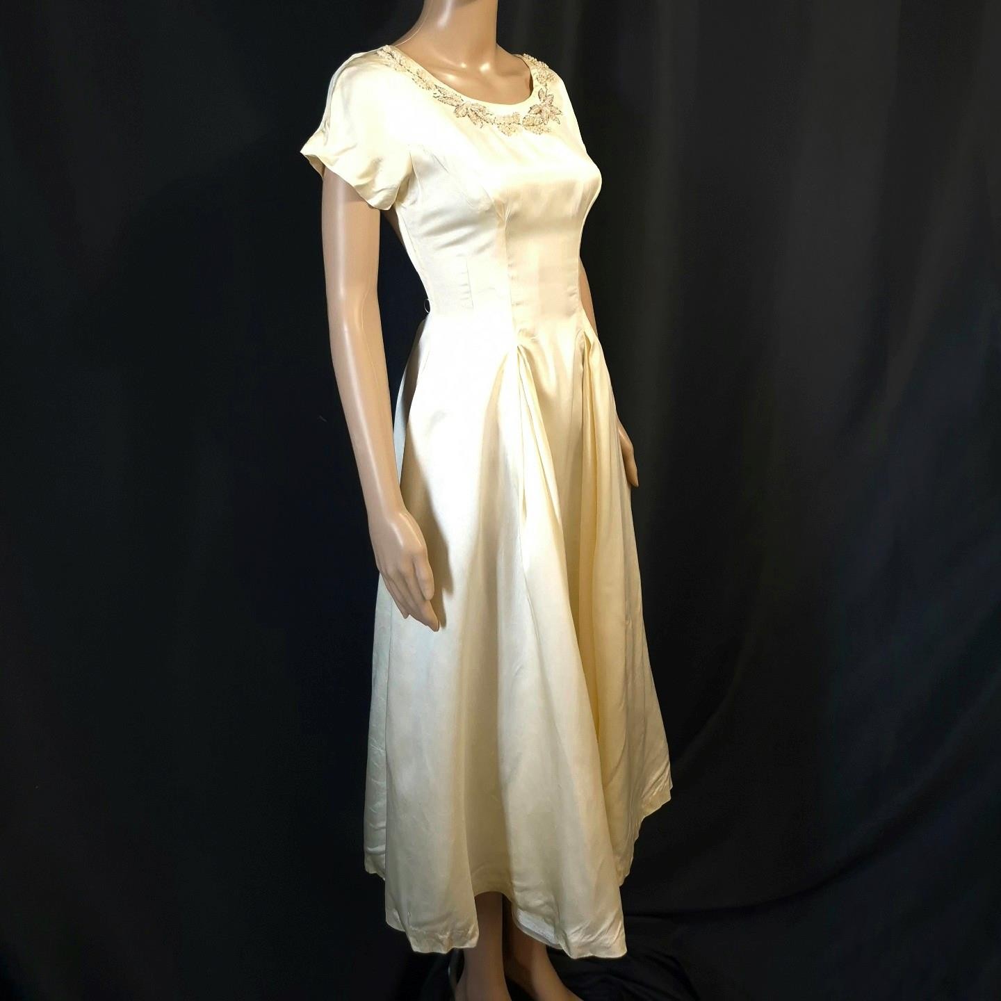 BEADED CREAM FAILLE 1950s Vintage Full Circle Skirt PARTY DRESS w/HAT – S/XS