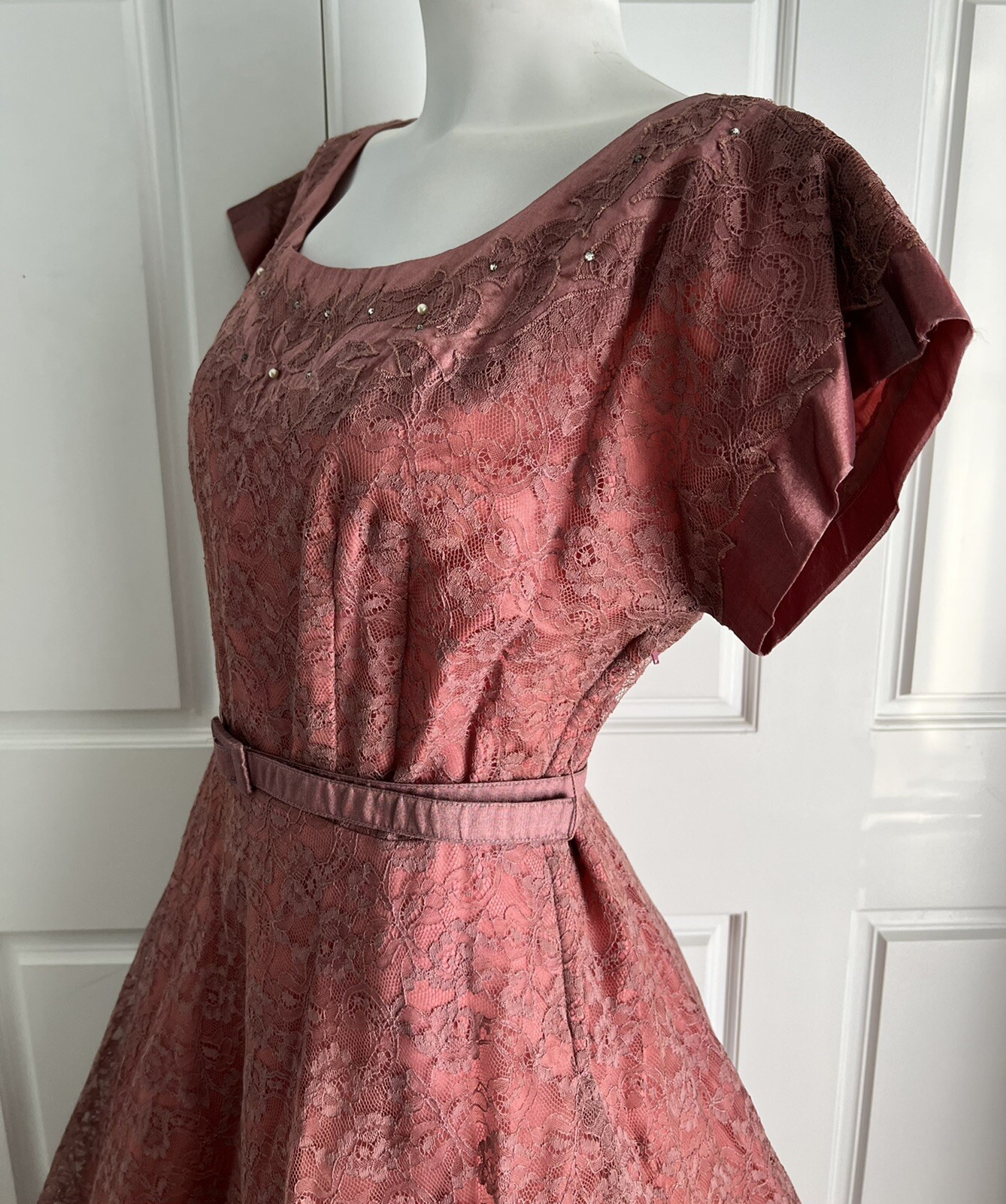 1950’s Mauve Pink Lace Overlay Iridescent Full Flared Tulle Skirt Party Dress M