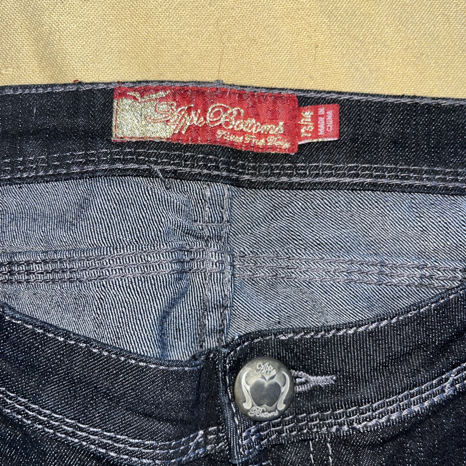 Apple Bottoms Jeans 13/14 Black Capris Embroidered Pockets New with Tag Vintage