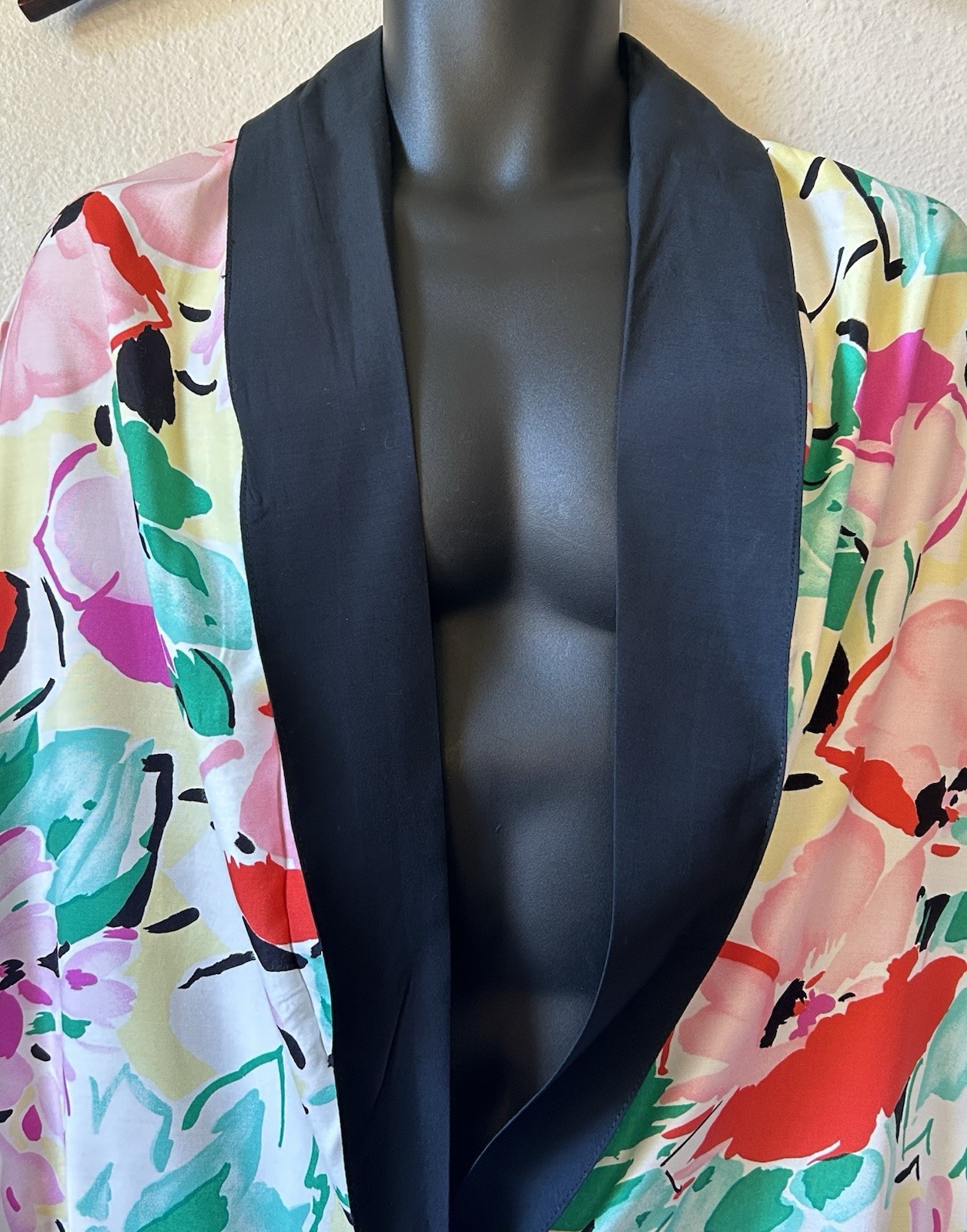 VTG 80’s Women’s Frangiano Floral Rayon Duster W/ Black Collar Cuffs New Wave