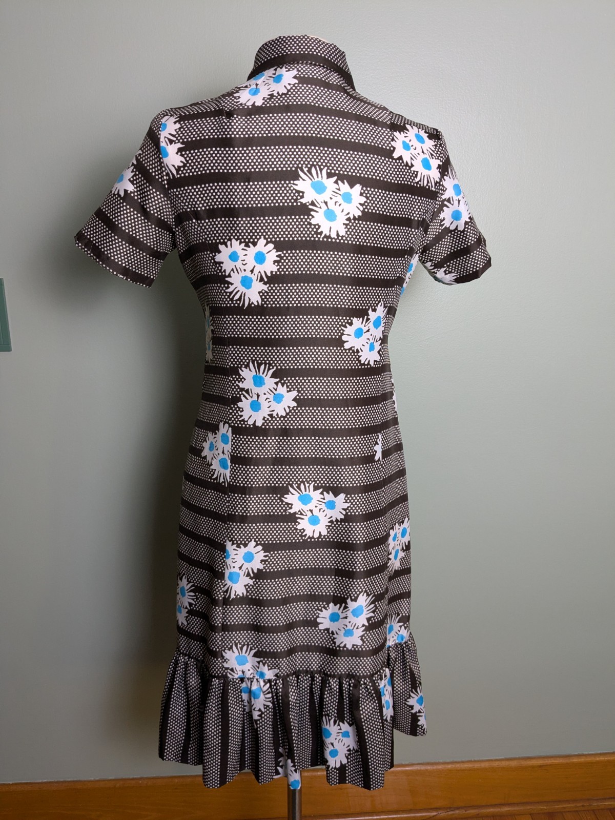 Polka Dot And Flower Print Shirtwaist Collared Dropwaist Vintage 1960s Dress