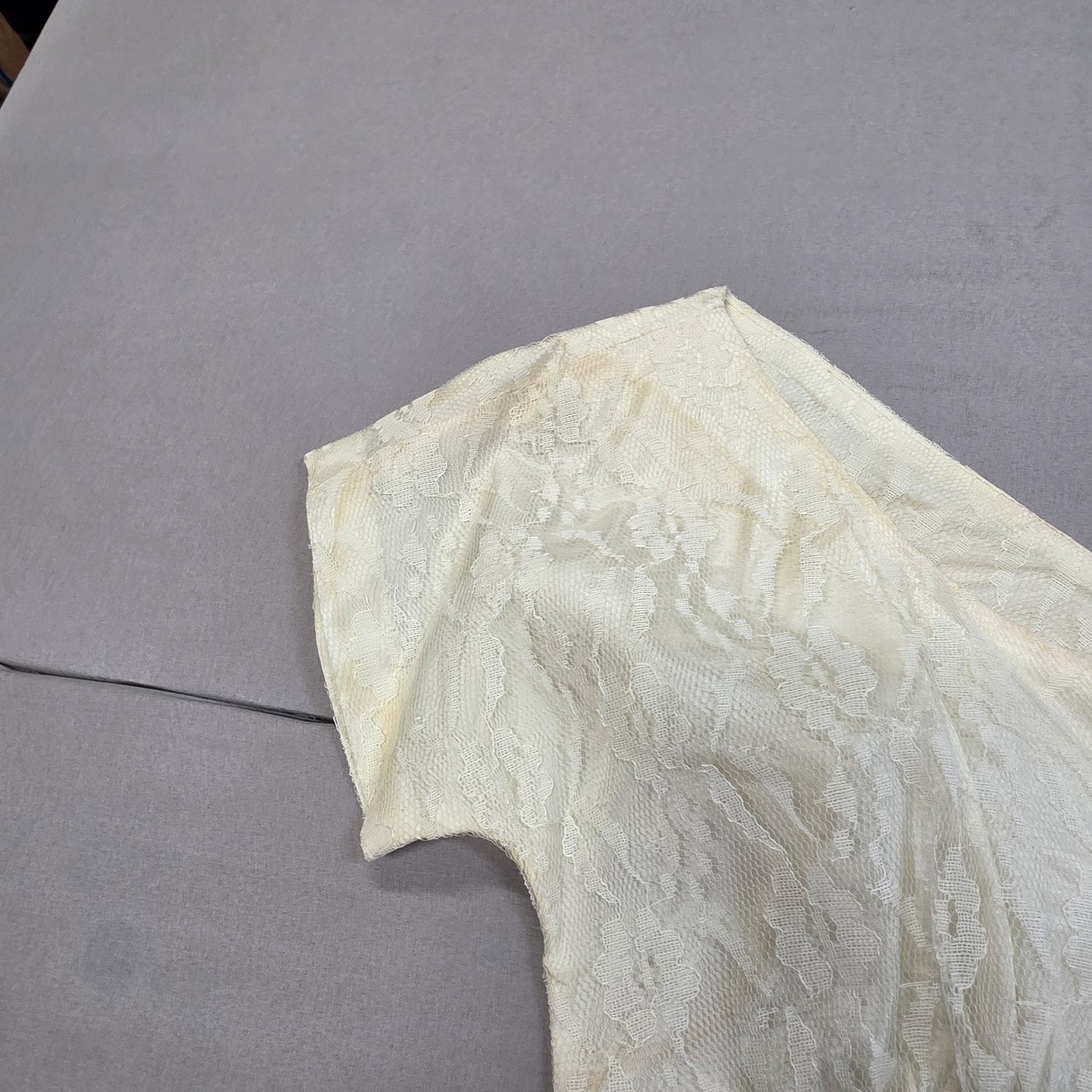 Vintage 50s Ivory Floral Lace Cocktail Dress Bow Waist Wiggle Sheath Mid Century