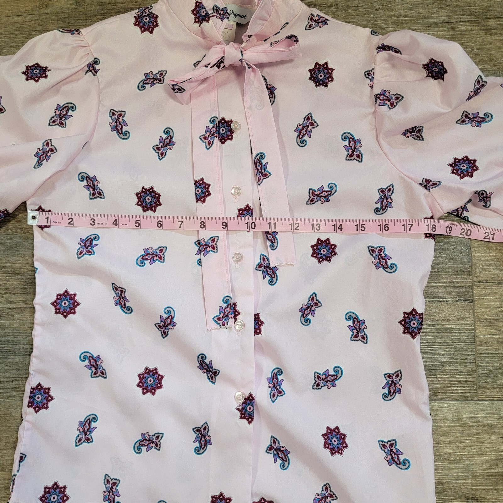 A Dante Original Vintage Blouse Pink Paisley Stand Up Ruffle Collar Medium 70s