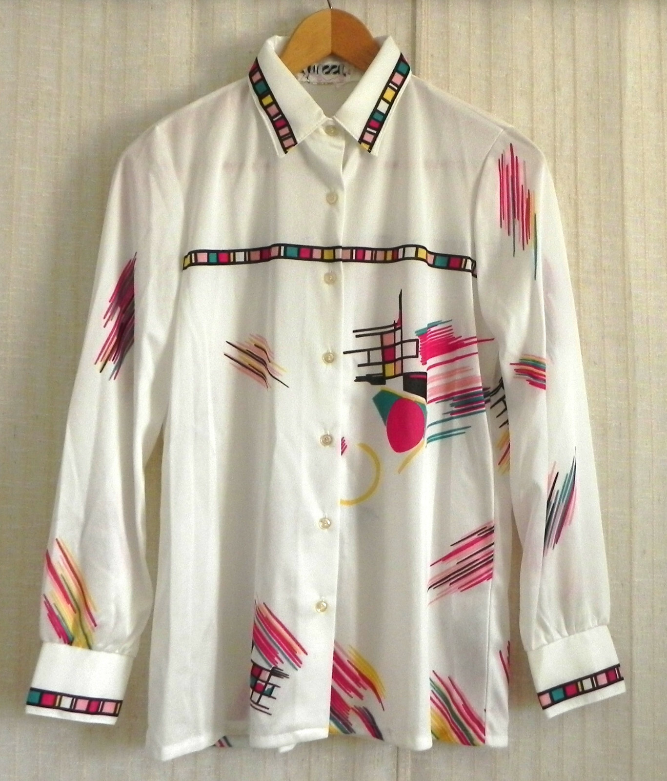 Vtg Trissi Button Down Shirt Light Weight White/ Multi-Graphic Long Sleeve SizeM