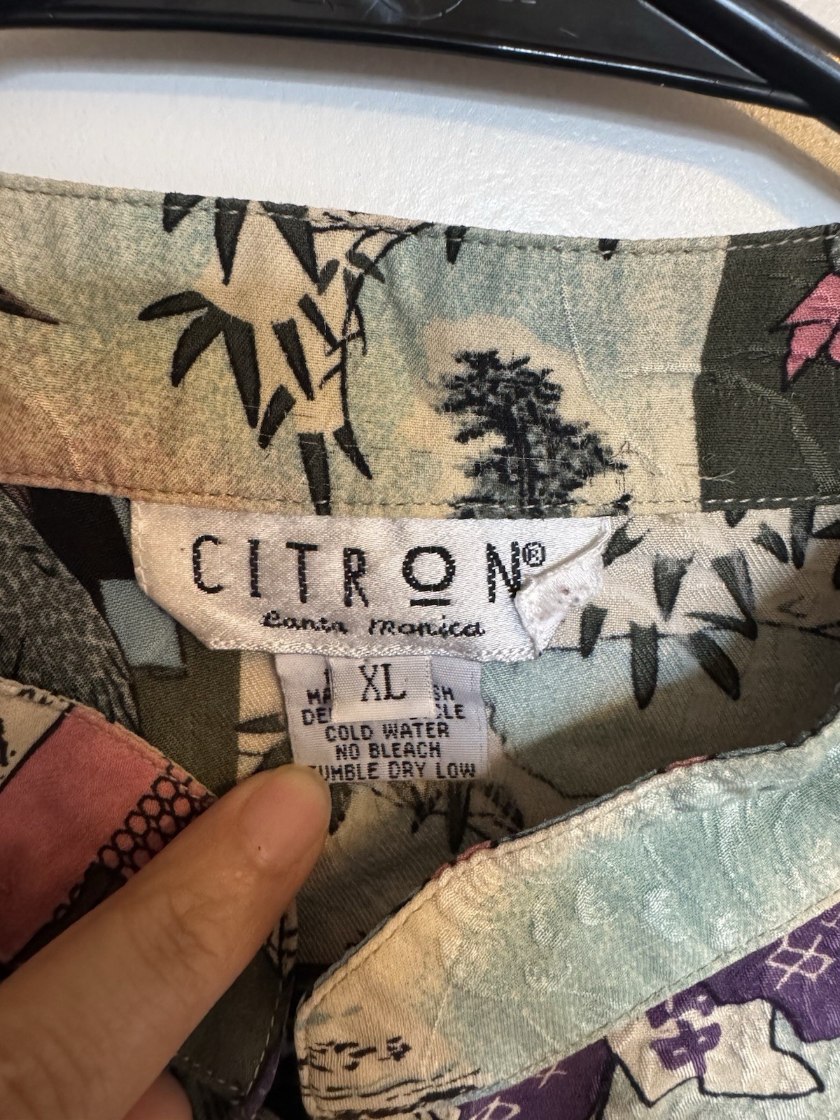 CITRON Women’s XL 100% Silk Japanese Graphic Art Print Collared Button Blouse