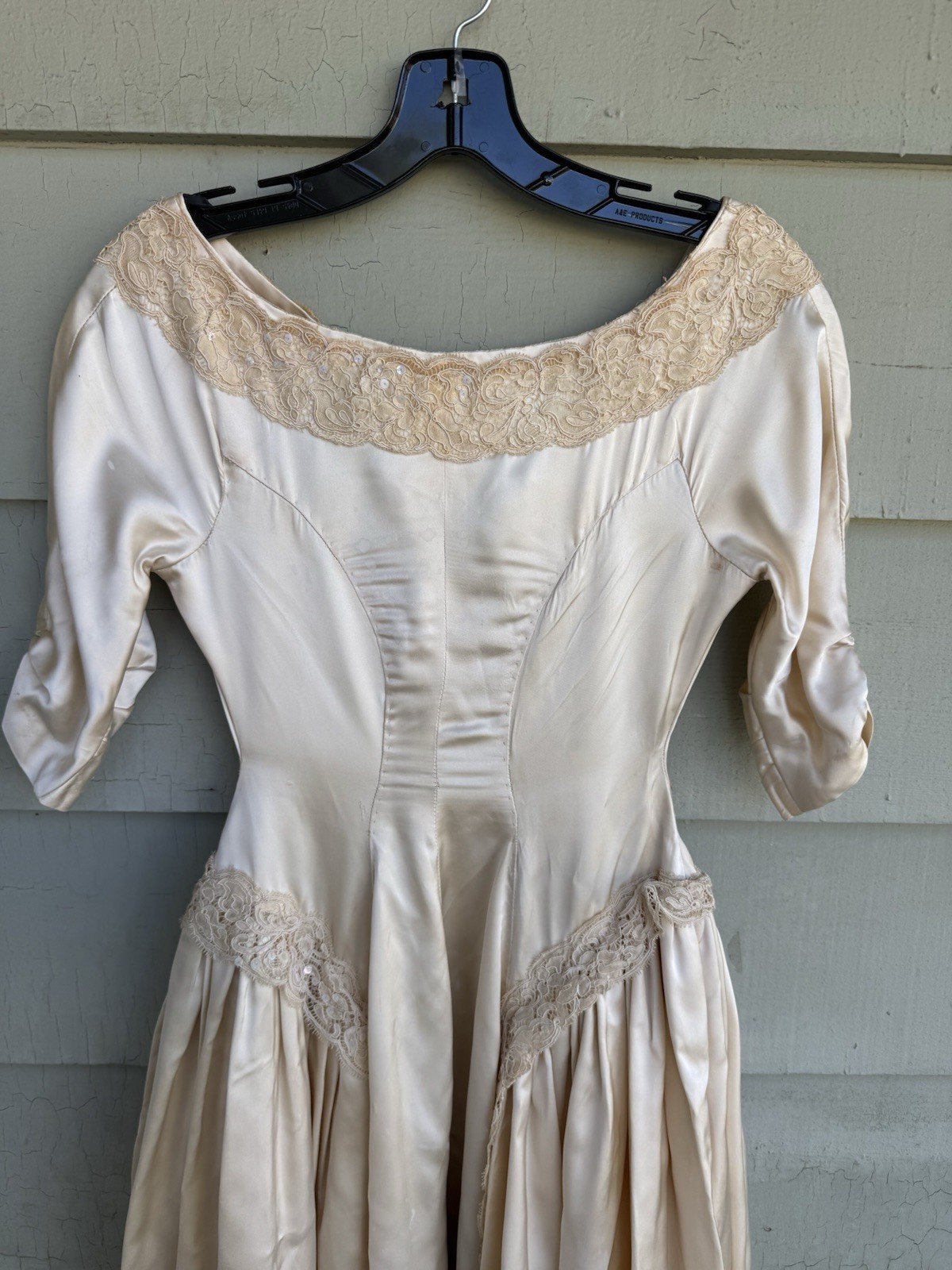 Vtg 40/50’s Satin Wedding Dress Beige Cream Lace Size 2 ? Lace Sequins 22” Waist