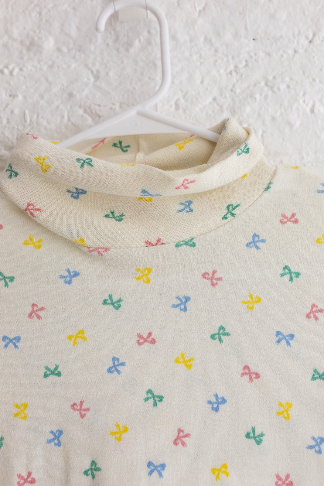 Vintage Jane Colby Cream Turtleneck w/ Mini Bow Print Long Sleeve