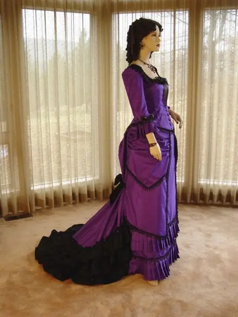 1860s Historical Victorian Bustle Ball Gown Noble Women Gothic Evening Dress