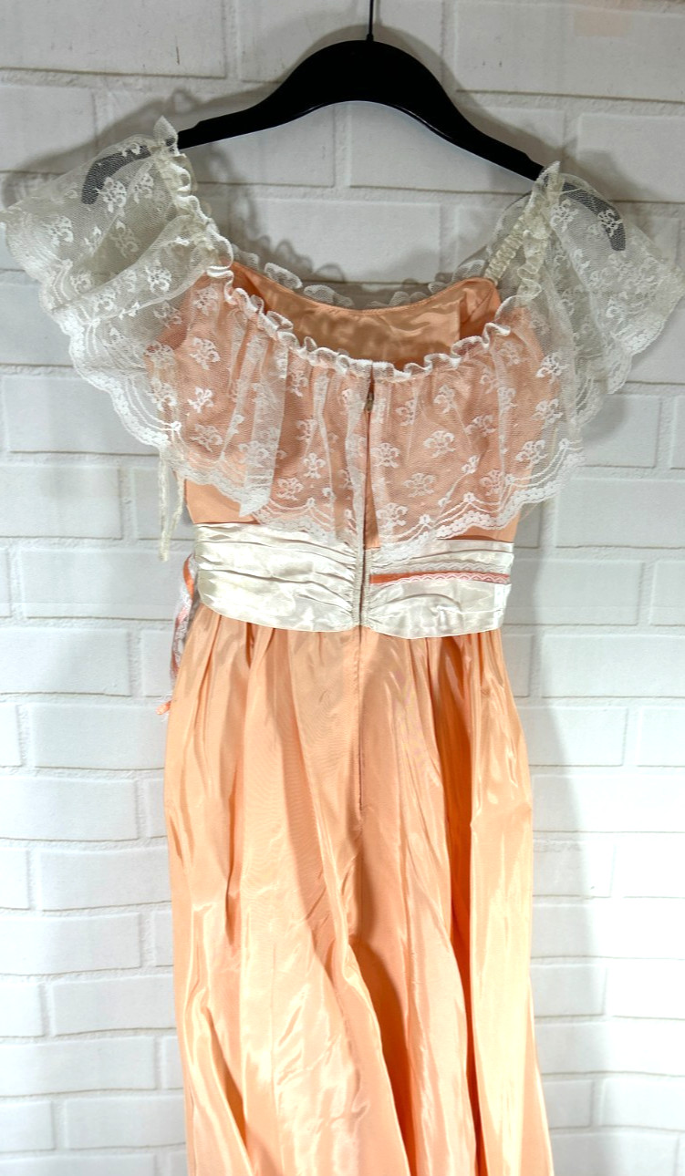 Glenrob Vintage 1980s Girls Prom Dress Peach Size 3-4 w/Lace & Rose X Small