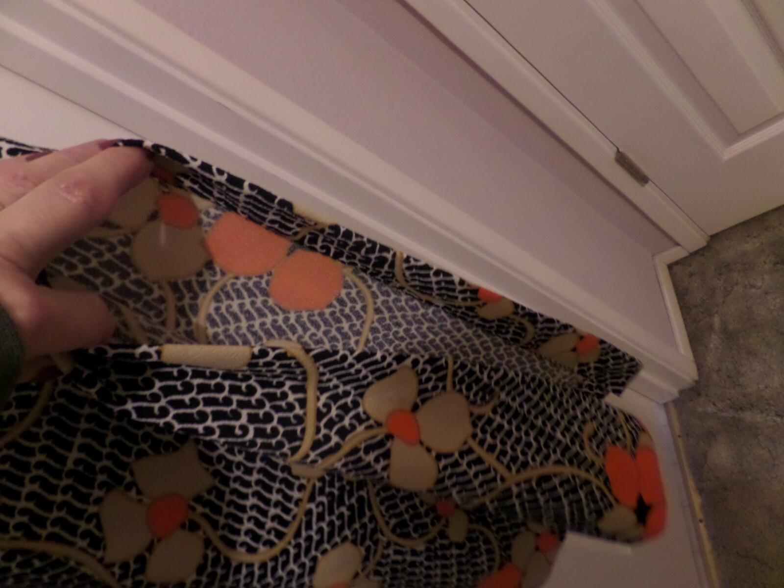 VINTAGE 1970’S BLACK/FLORAL DOUBLE KNIT MAXI DRESS BY „IT’S BETTER” SIZE 7