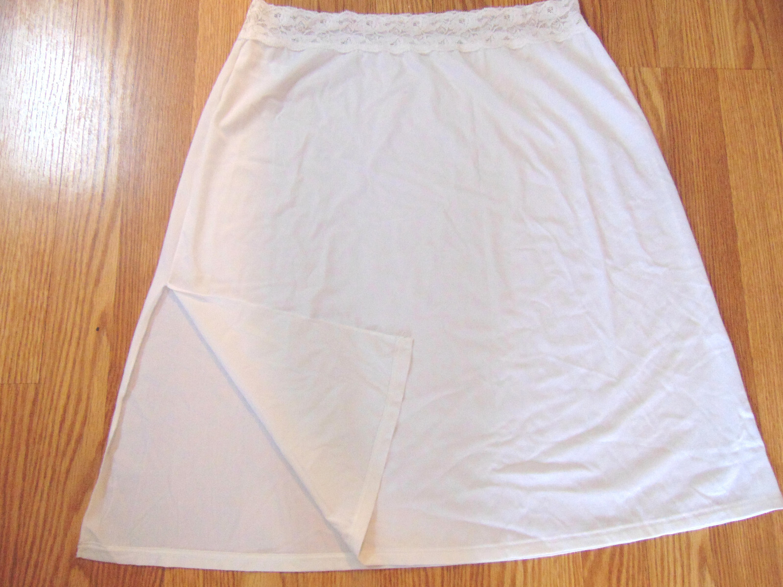 Vassarette 25″ long Half Slip w White Nylon Elastic Lace Waistband 11073 Large