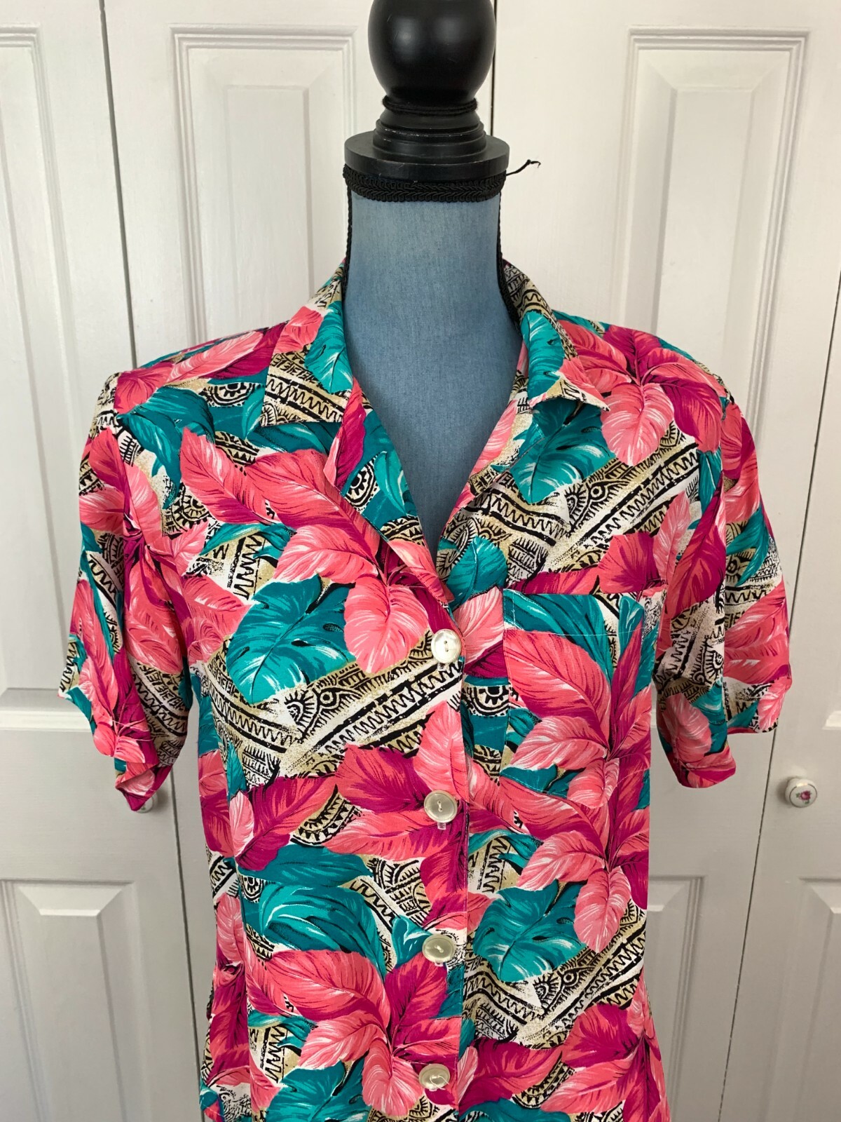 Vintage 1980’s Francine Browner Hawaiian Tropical Floral Button Up Blouse Small