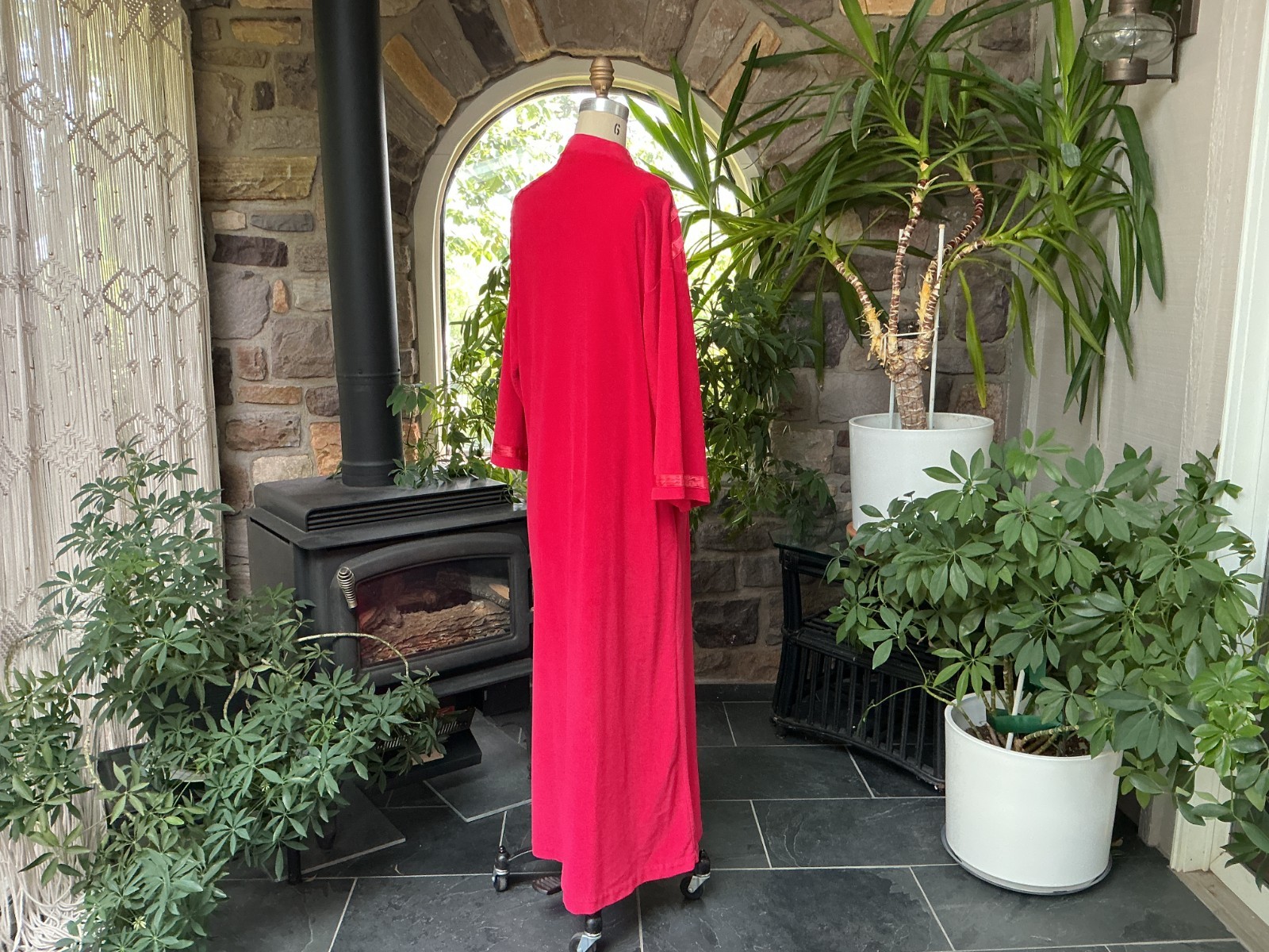 Vintage 1970s Deep Pink Velour and Satin Zipper Front Robe Lounge Trends