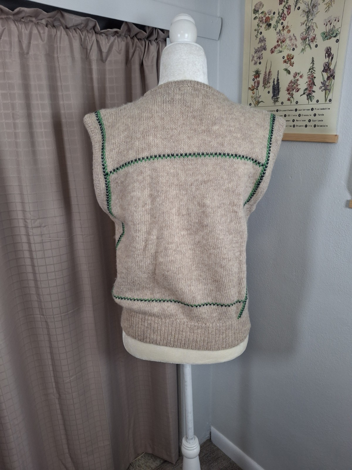 Vintage J.G. Hook Wool Sweater Vest Tan Floral Print Size Medium