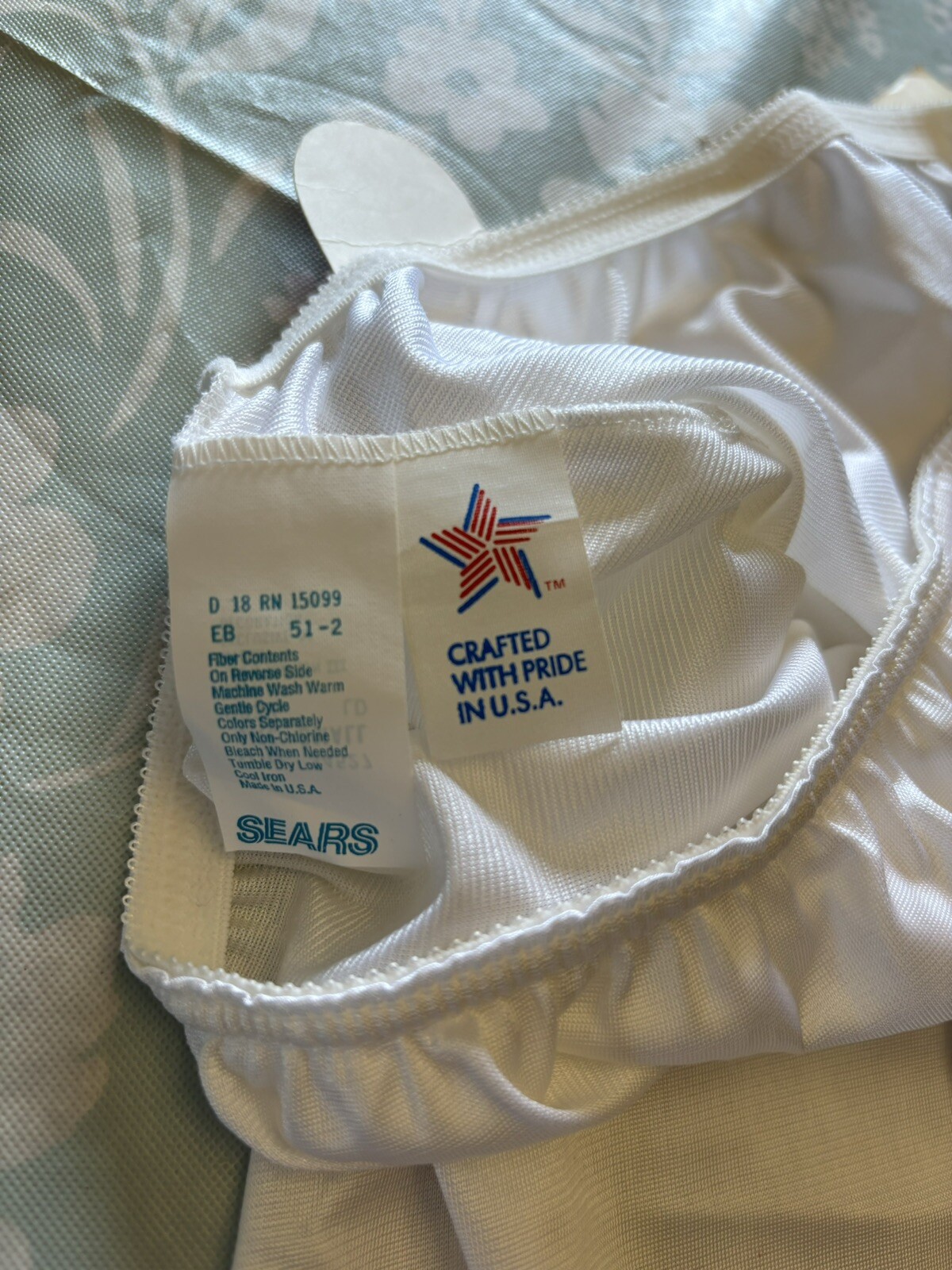NWT Sears Perfect Choice White Non Slip 27 Inch Nylon Lace Trim Small Vintage