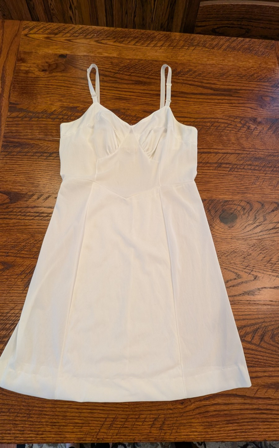 Vintage Ivory Full Slip V-neck Adj Straps Gathered Bust Sz 34 Short Excellent!