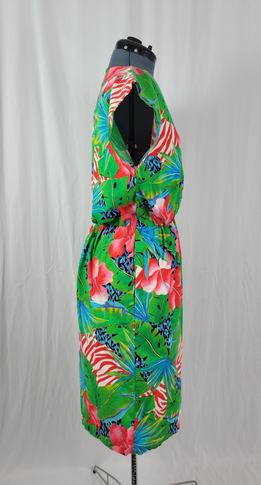 Vtg Green/Red/Blue Tropical Print Wrap Bodice Dress w Elastic Waist Size Med?