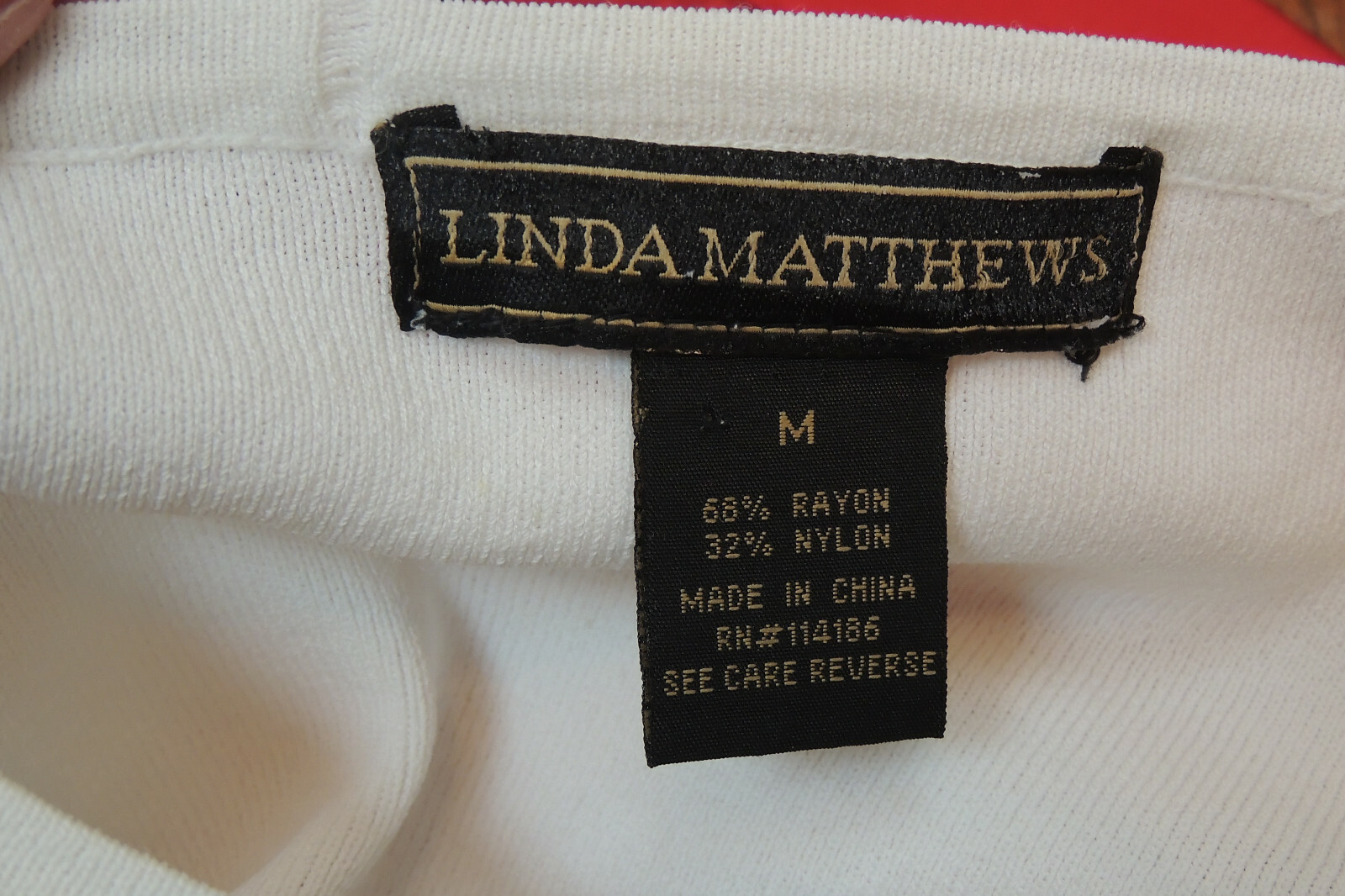VTG 90s LINDA MATTHEWS Cardigan WHITE EMBROIDER RAYON AND NYLON -MEDIUM