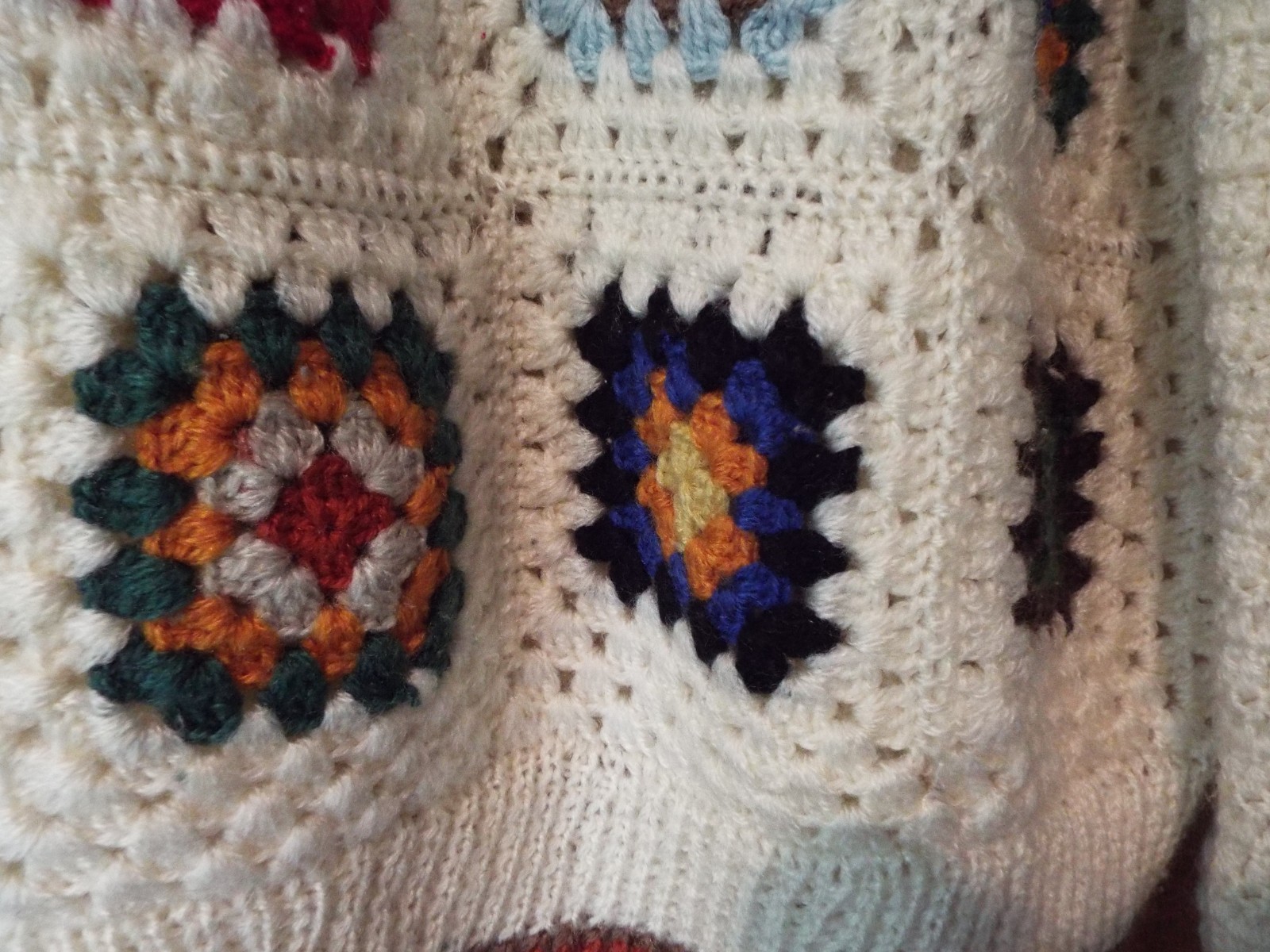 1970s VTG Women’s Handmade Crocheted Granny Square Sweater Boho Hippie Thane