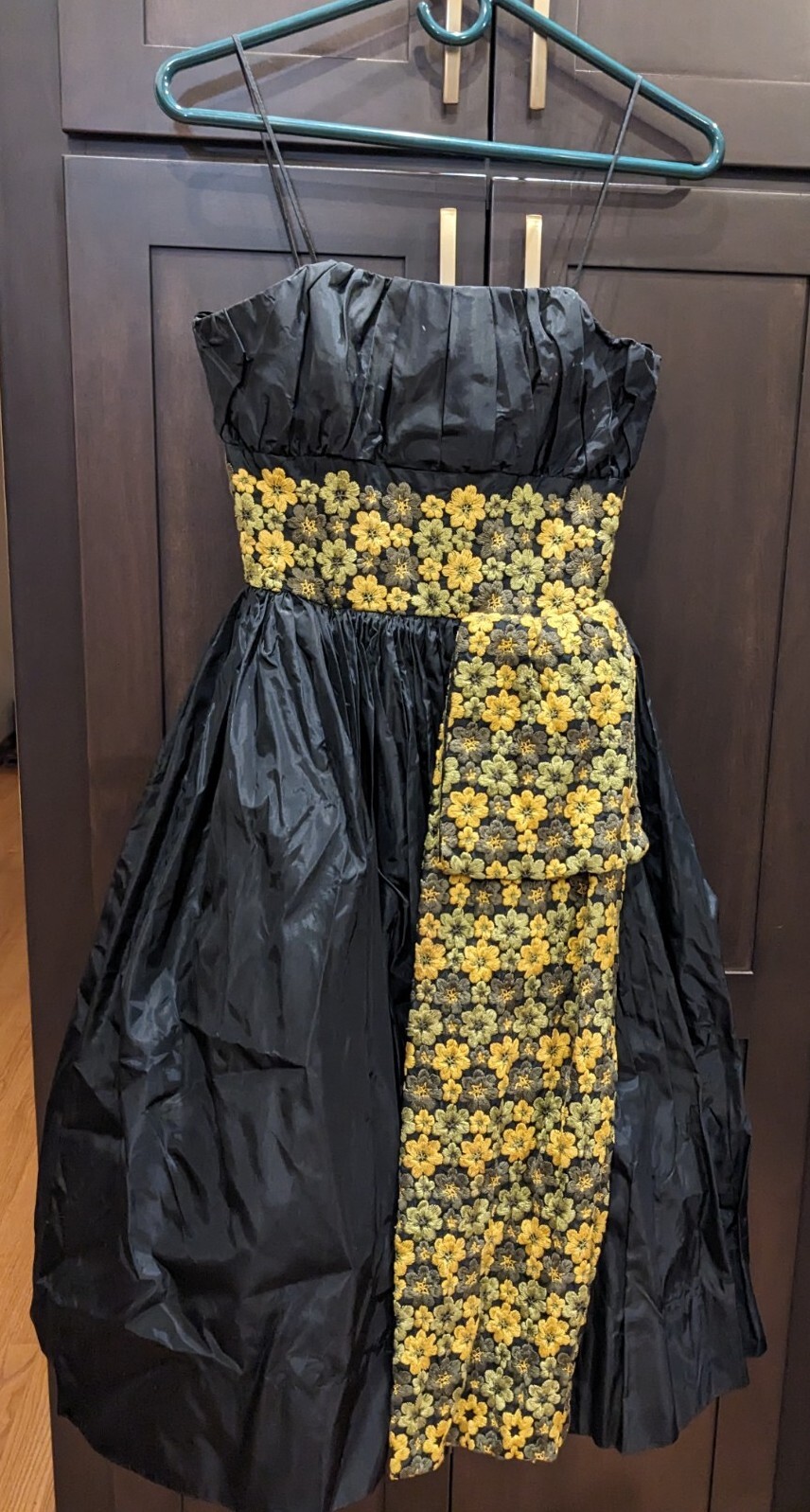 Vintage 50’s? Cotillion Formals Dress Black Embroidered Crinoline XS? READ DESC