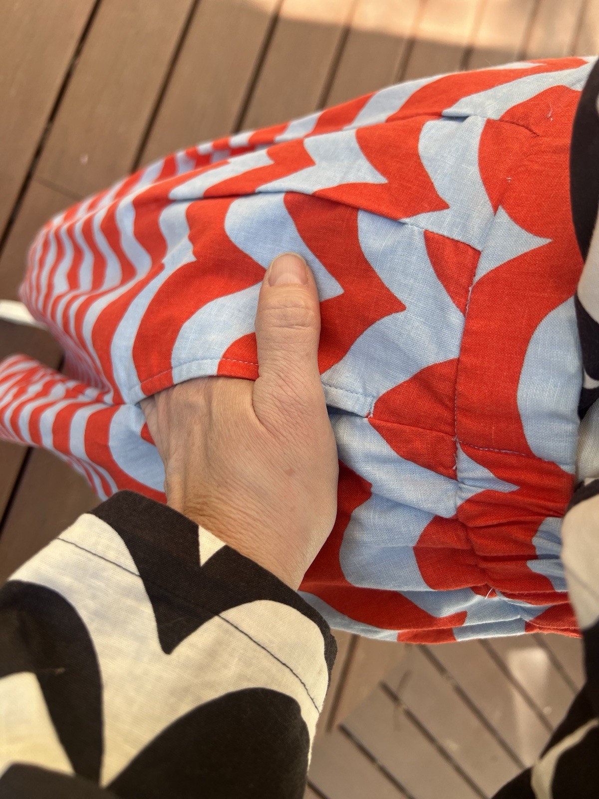 Marimekko x Uniqlo Women’s Wave Pattern Skirt Suit Set S Black White Red Blue