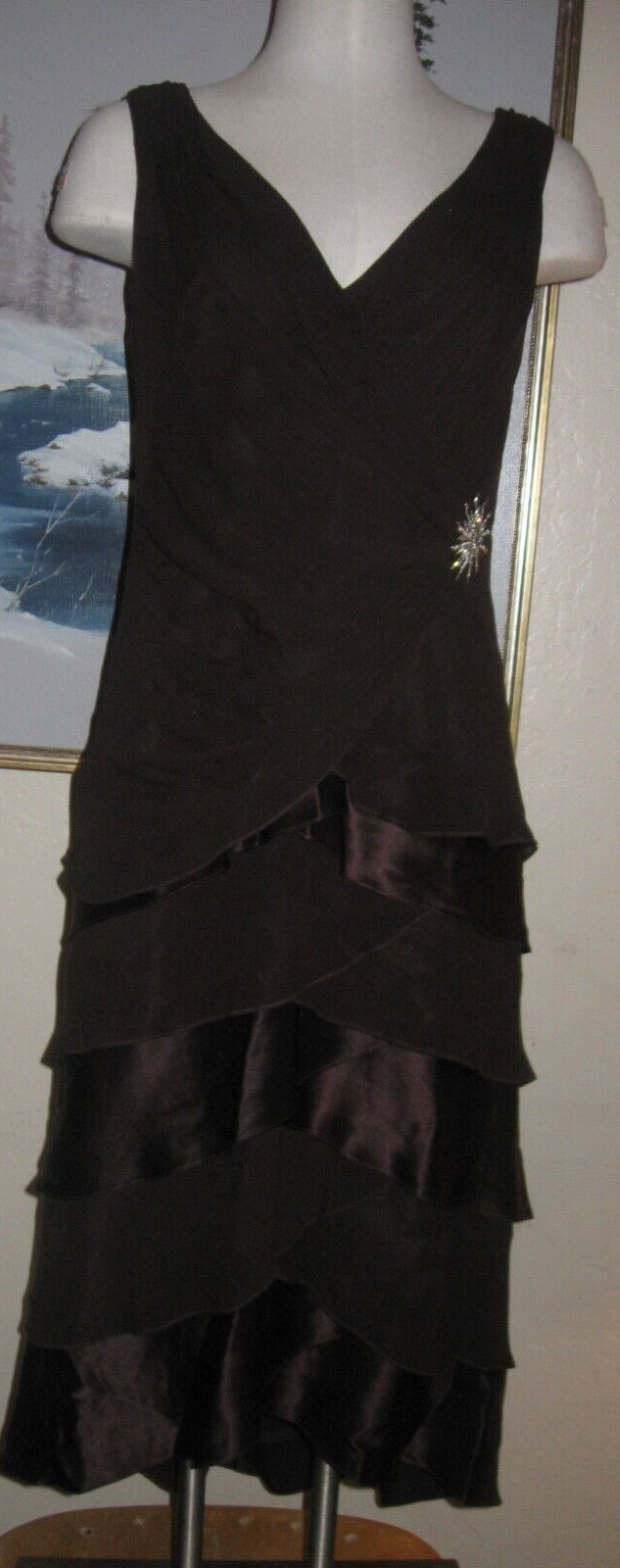 Tadashi Silk Cocktail dress Mocha mermaid hem ruffles Rhinestone Brooch wispy 6