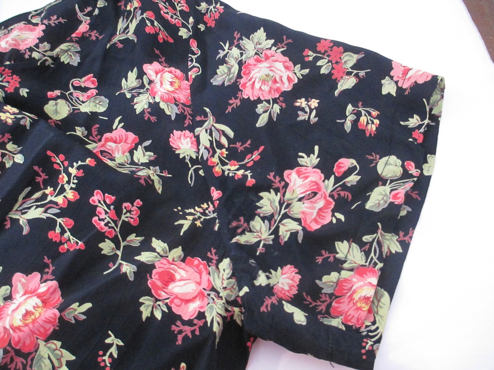 VINTAGE APRIL CORNELL 🌸 XL / 48″ BUST MAX==BLACK FLORAL / MAXI SHIFT DRESS