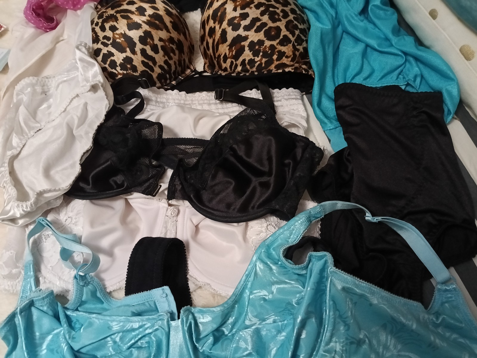 VTG Lingerie Bras Etc Lot Large XL C D Cup 90’s Y2K Romantic Wedding Night