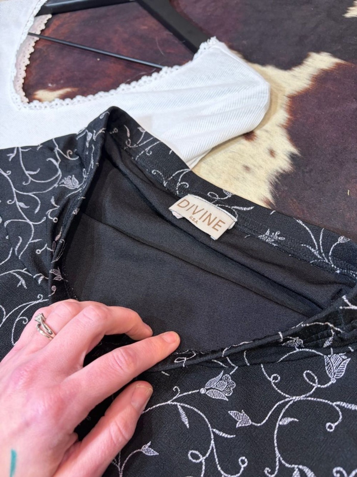 Vintage Black w. White Floral-Print long length Skirt side slit stretchy y2k