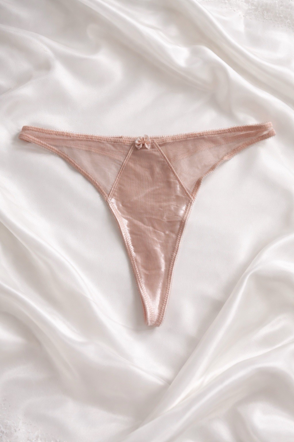 New Victoria’s Secret Satin Second Skin Bra Panty Set Size 38C Thong Large Vtg