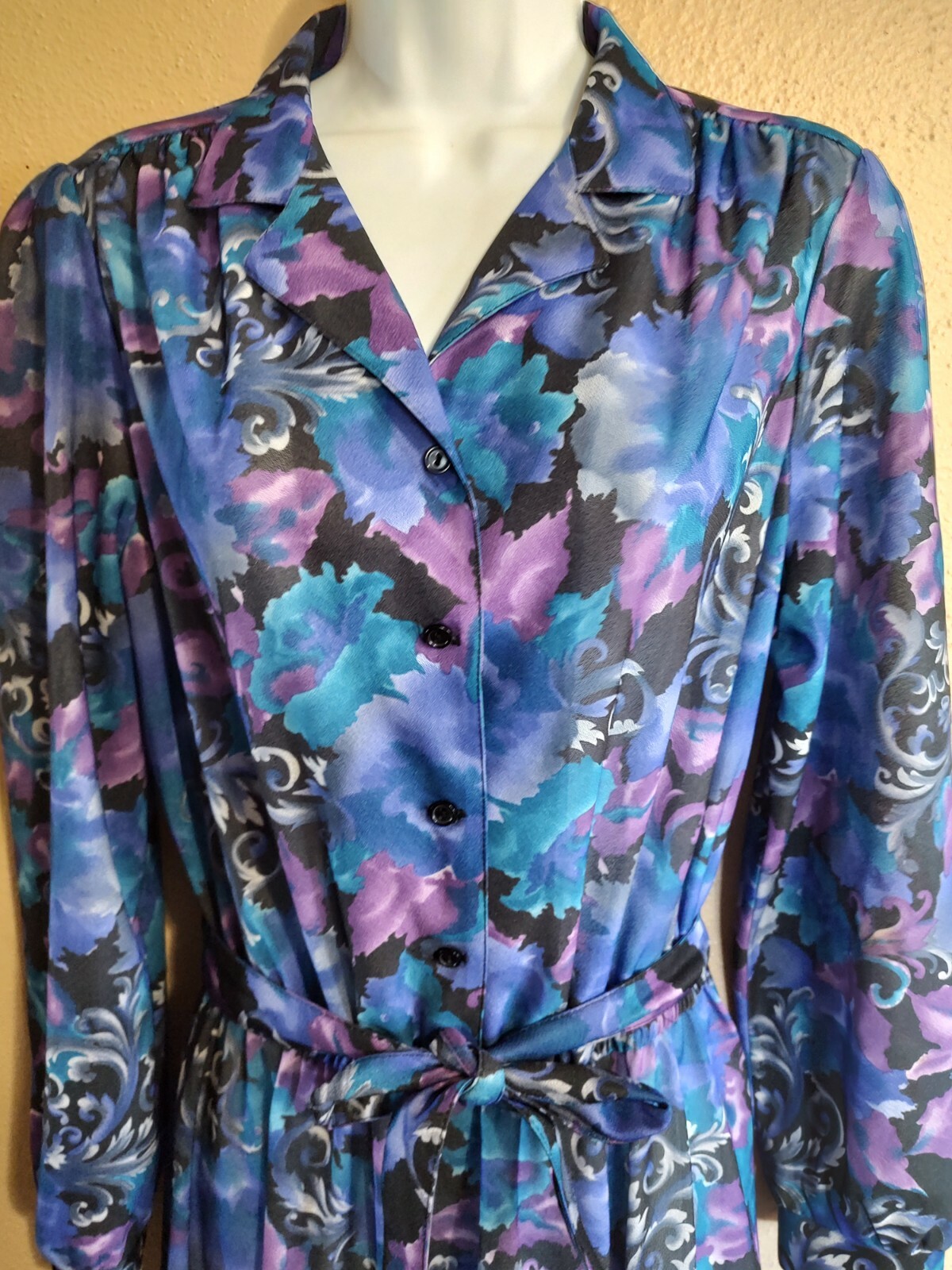 1970’s Beautiful Vintage Blue Black Purple Floral Print Dress Size Small Medium