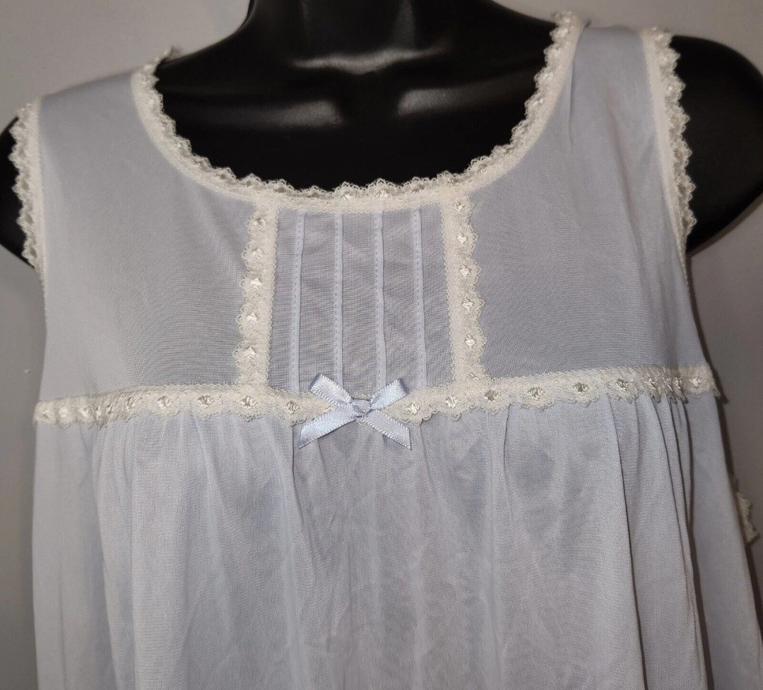 Vtg Sears Carriage Court Periwinkle / Pale Blue Nylon Nightgown Silky Soft Large