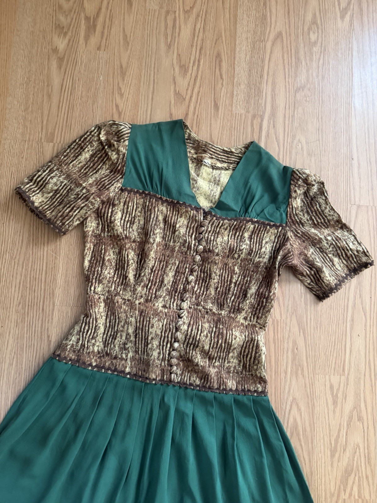 Vintage 1940s Leopard Animal Print Rayon Two Tone Dress