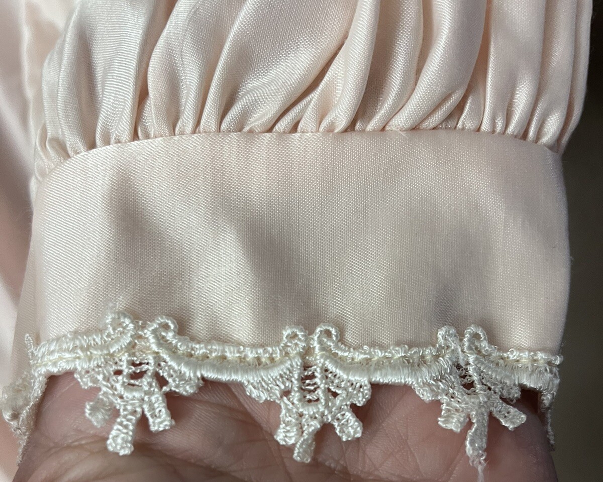 Vintage Julie of Slumbertogs Nightgown Size Large Gown Made In USA LGT Peach