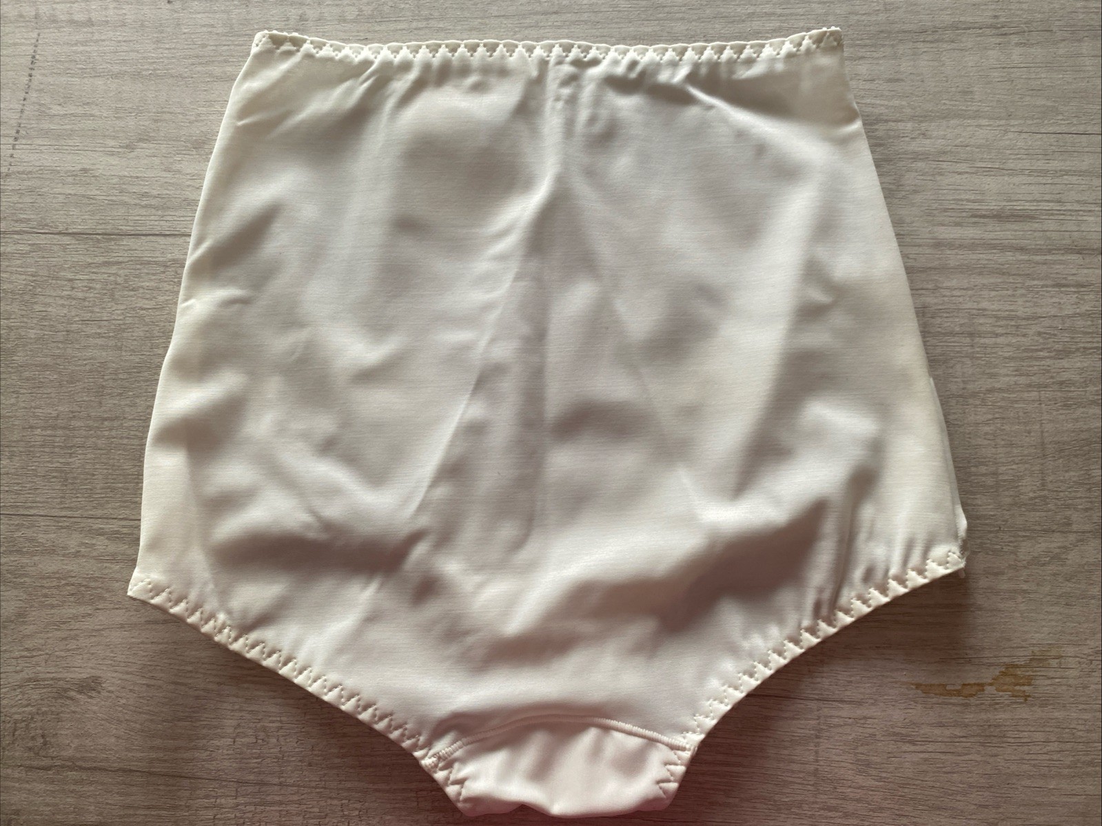 NOS Vtg White Antron III Nylon Spandex Anti Cling #7552 Brief Panty Size L (30)
