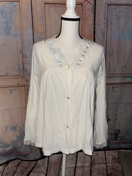 Vintage Violette lace eyelet button up pajama top women’s M