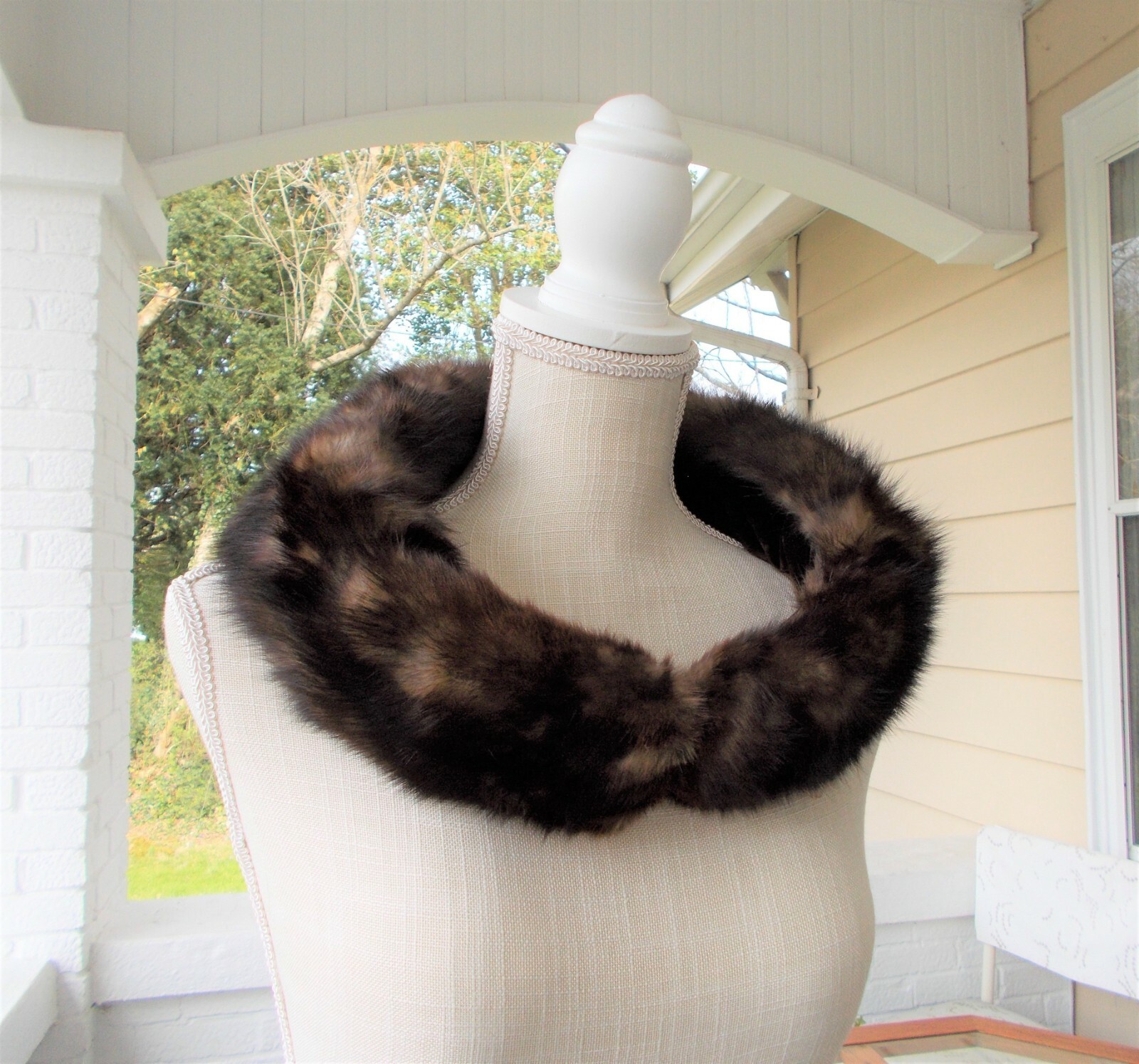 Vintage Two Tone Dark Brown Russian Sable Fur Collar Scarf Wrap 32″ L Gorgeous