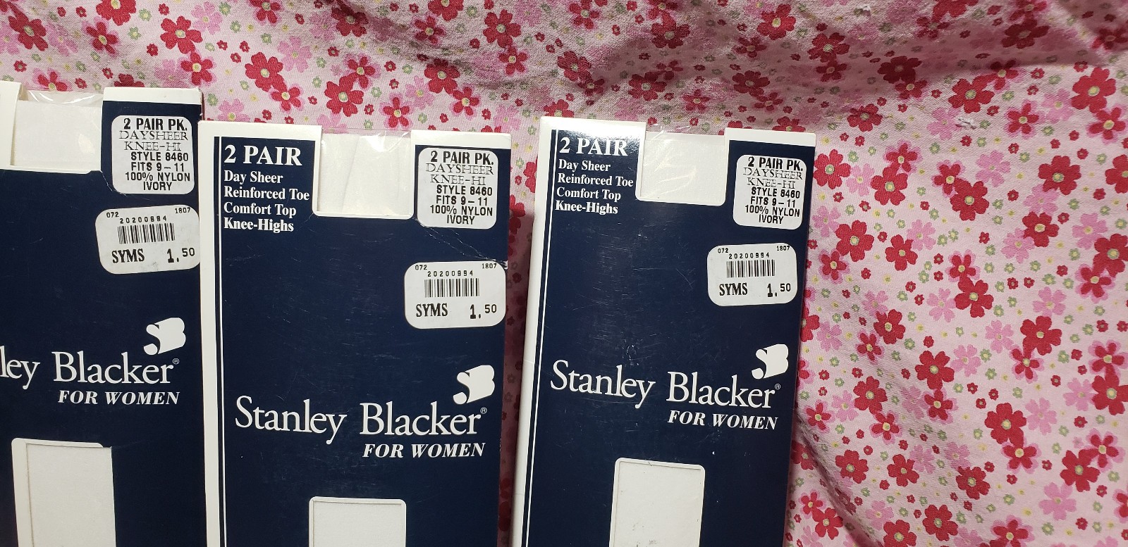 16 Pair NOS Vintage Knee Hi High Nylon Stockings One Size 8-1/2-11 White Black