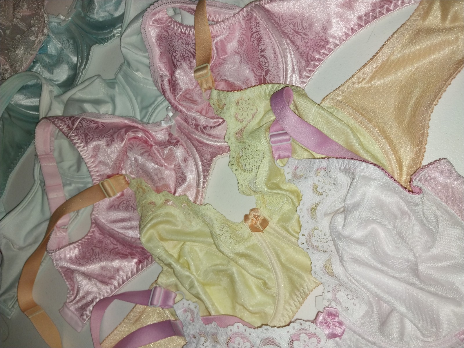 VTG SILKY SHEER LACY UW VS BOUDOIR DEMI BRA NOS 38DDD PINK DELICATE COQUETTE