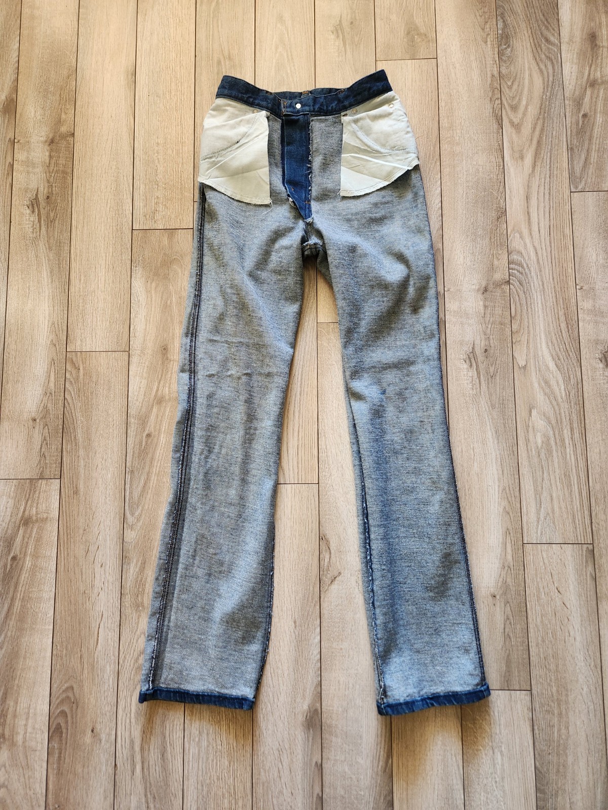 Vintage Levi’s White Patch Big E Women’s Jeans 26×35 High Waisted Mom Jeans 60’s