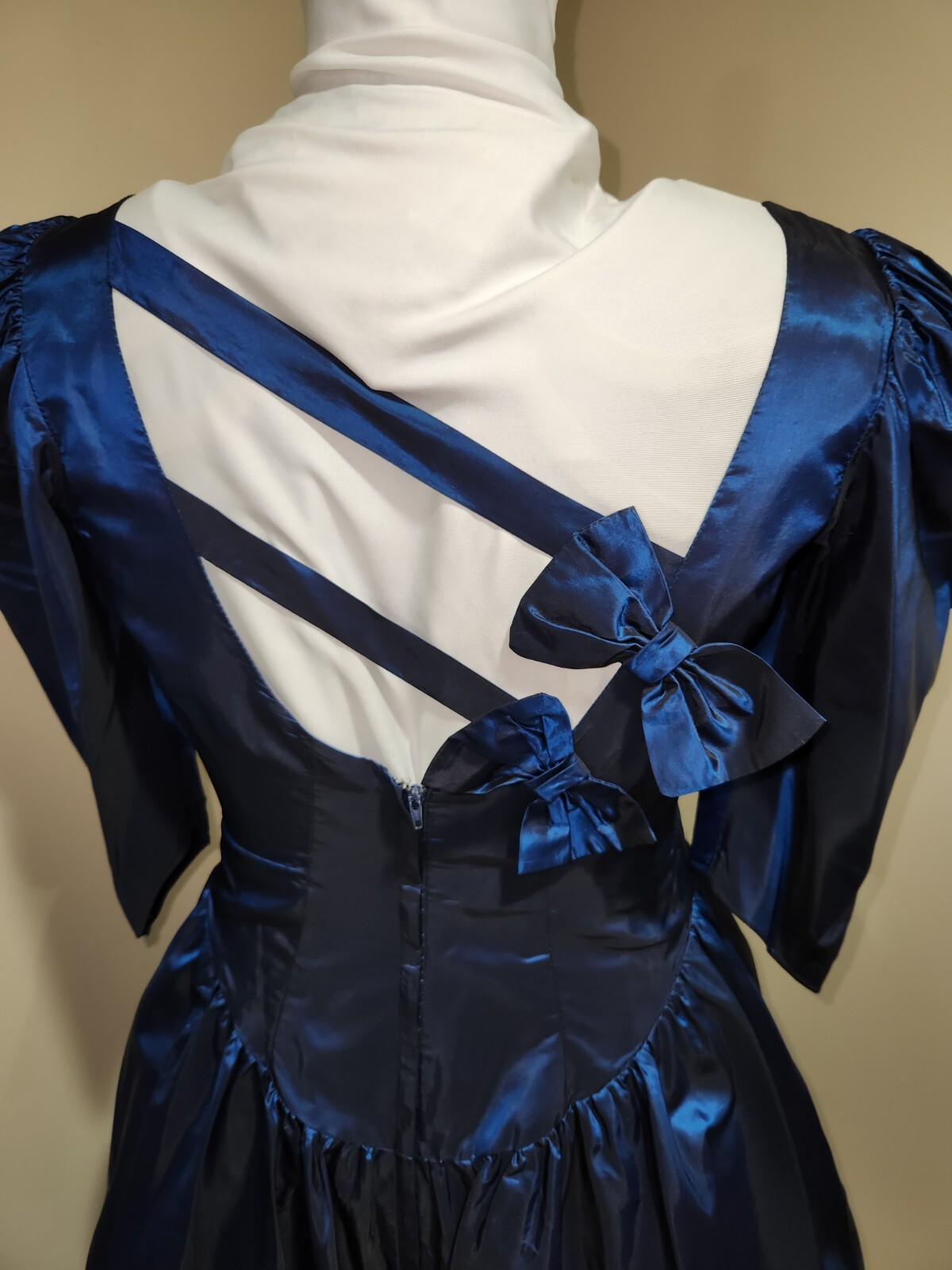 Unlabled Vintage Taffeta Formal * Deep Blue * sz10apx (Measurements Given) * GUC